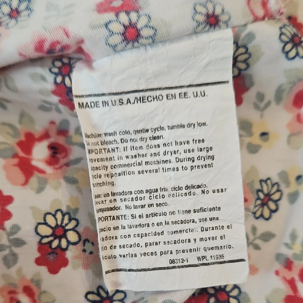 Wamsutta Vintage Floral Pinks Red Cottagecore Cotton Standard Pillow Shams